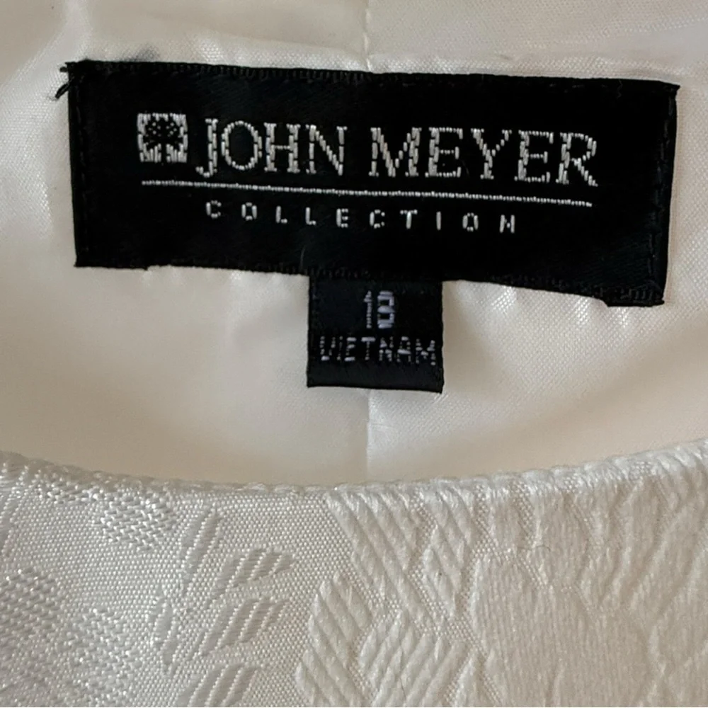 John Meyer Collection  Plus Size Jacquard Floral Textured White Formal Dress - Picture 4 of 15